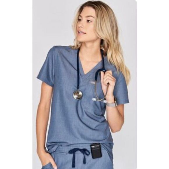 Figs Casma Three Pocket Scrub Top - Picture 1 of 3